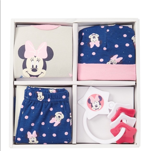 Minnie Mouse layette set - Picture 3 of 5